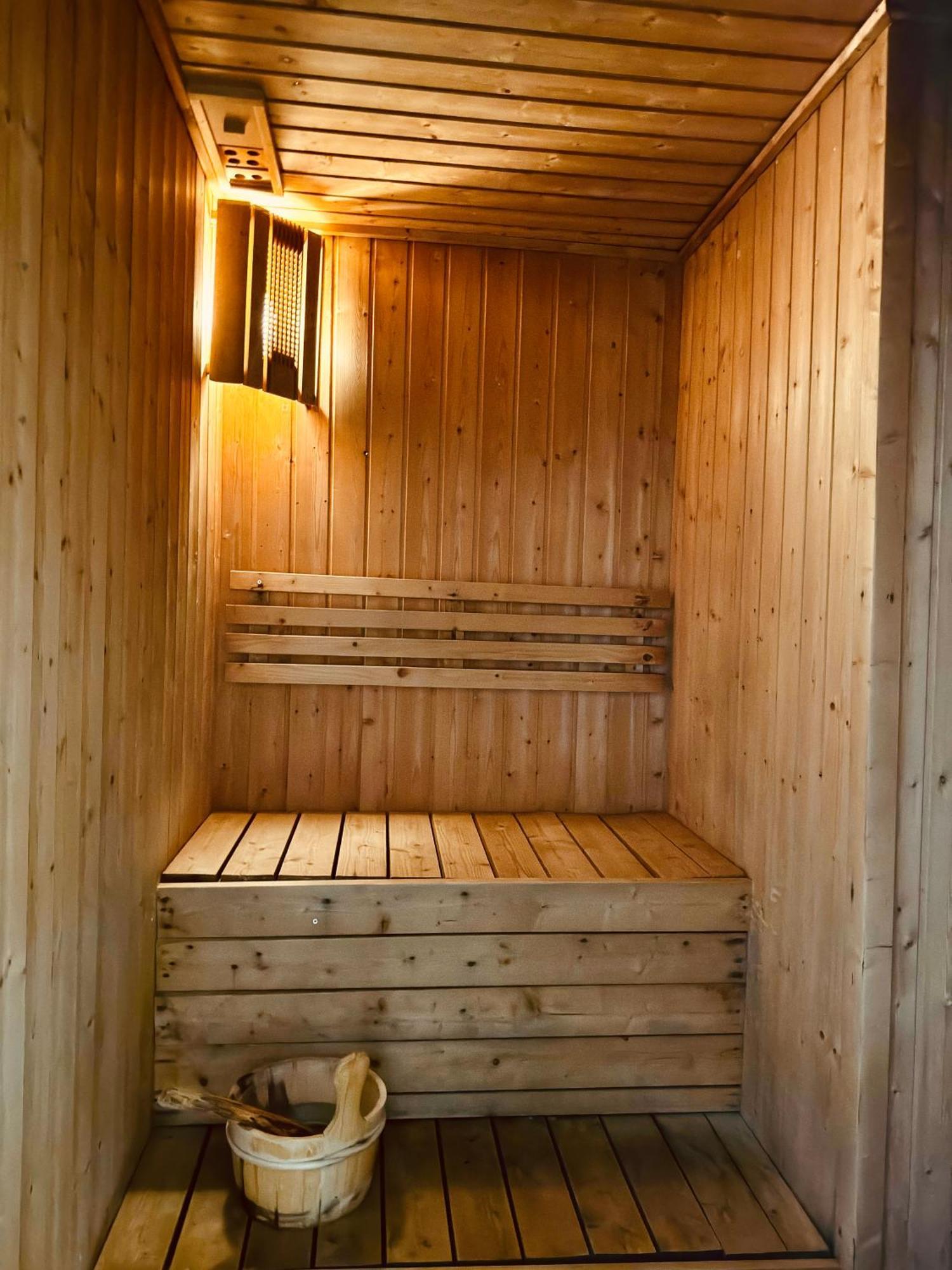 Dorsett - Private Unit *